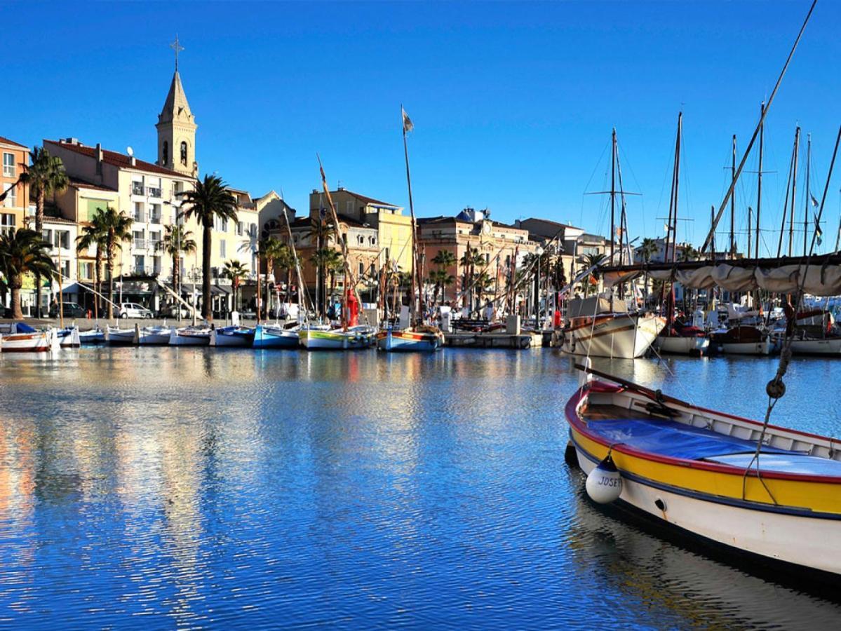 Escapade A Sanary, Au Coeur Du Village, 200M Du Port,Clim,Wifi,Parking Bagian luar foto