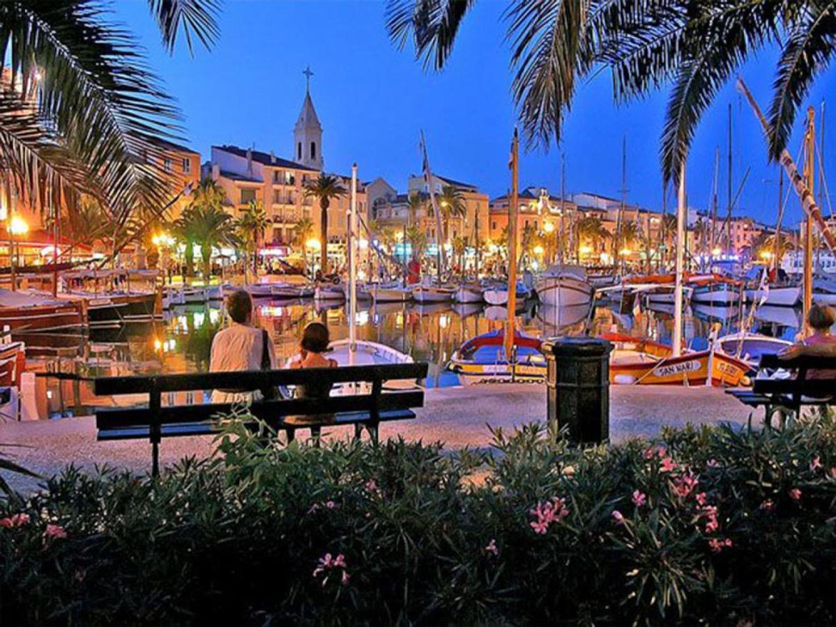 Escapade A Sanary, Au Coeur Du Village, 200M Du Port,Clim,Wifi,Parking Bagian luar foto